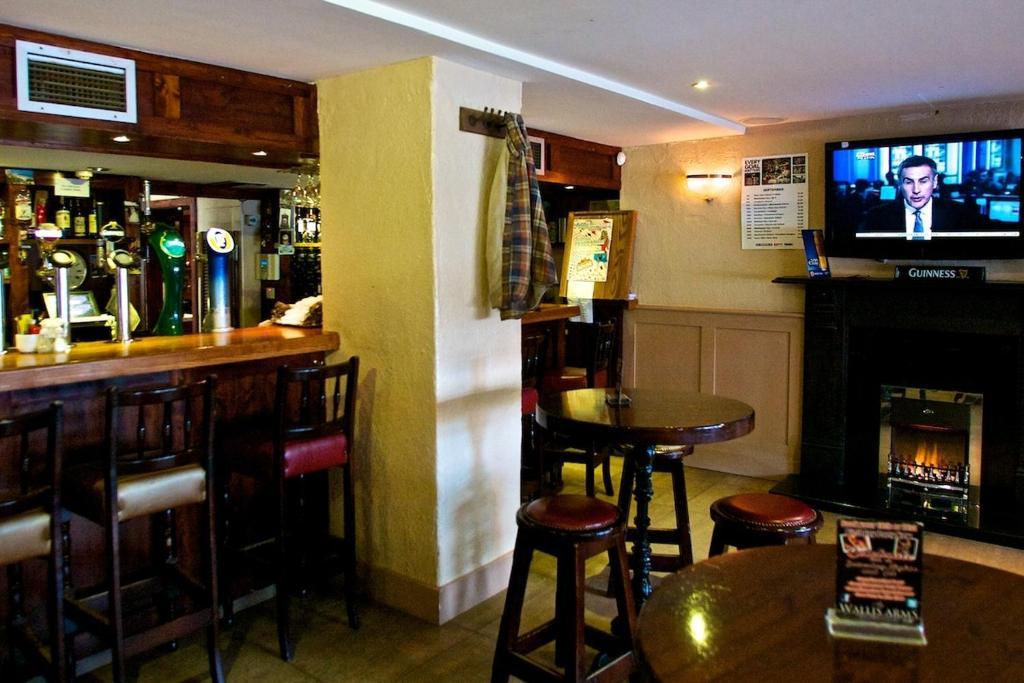 Wallis Arms Hotel Sráid an Mhuilinn Esterno foto